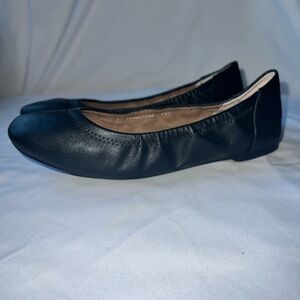 NWOT Amazon Essentials Black Flats Timeless Comfort